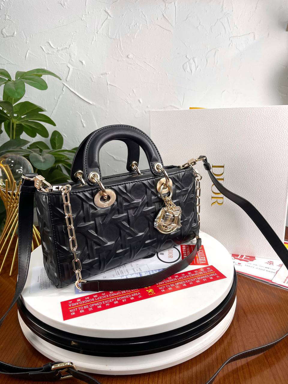 DIOR BLACK