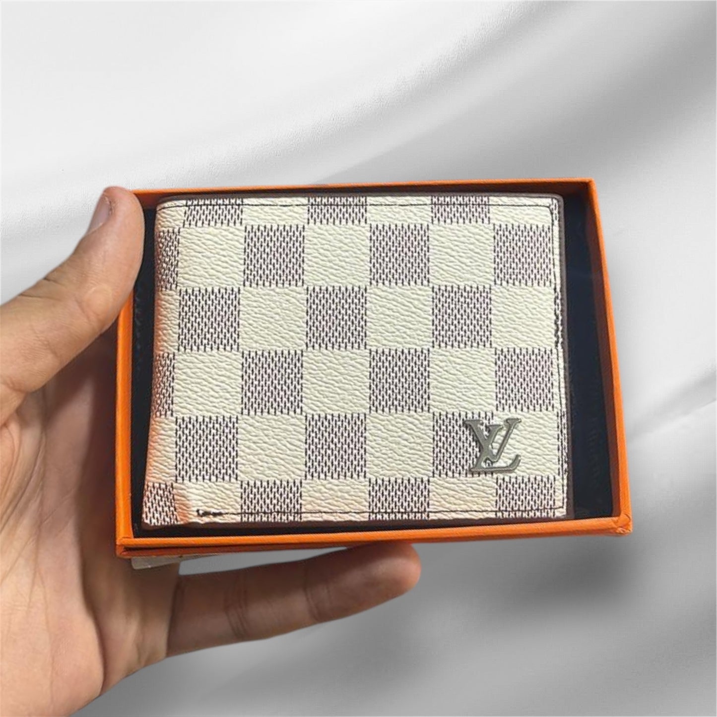 LV WHITE