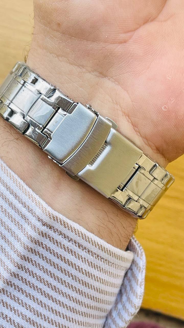 Black casio-watch