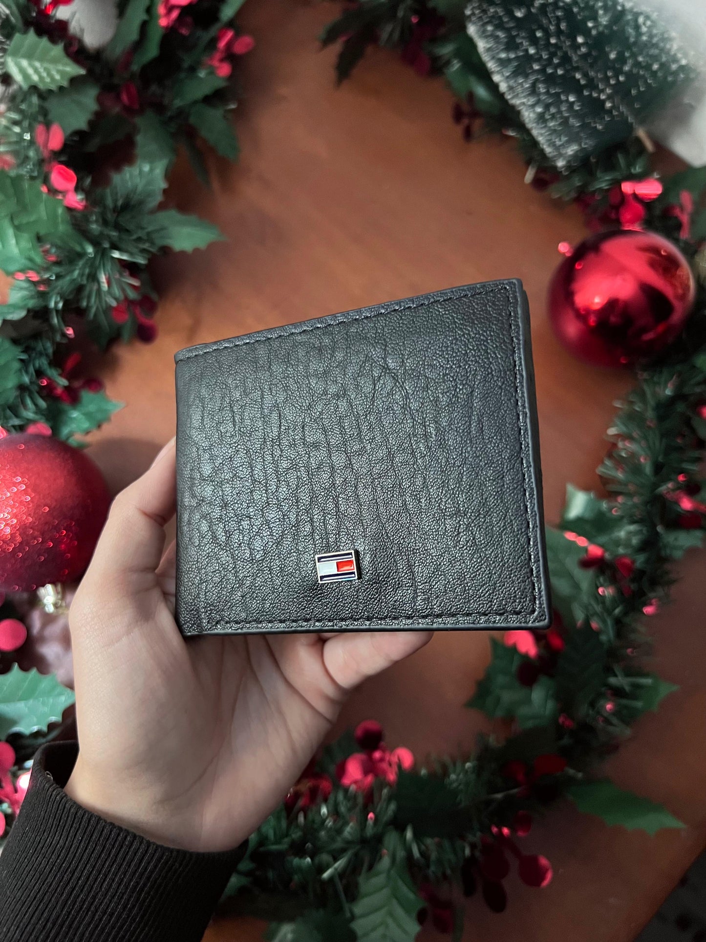 T.OMMY WALLET