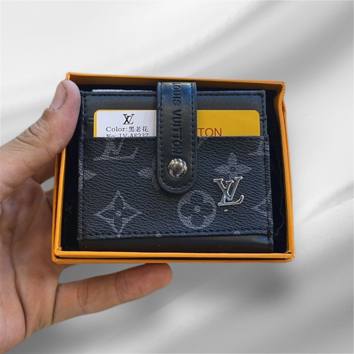 LV CARD HOLDER