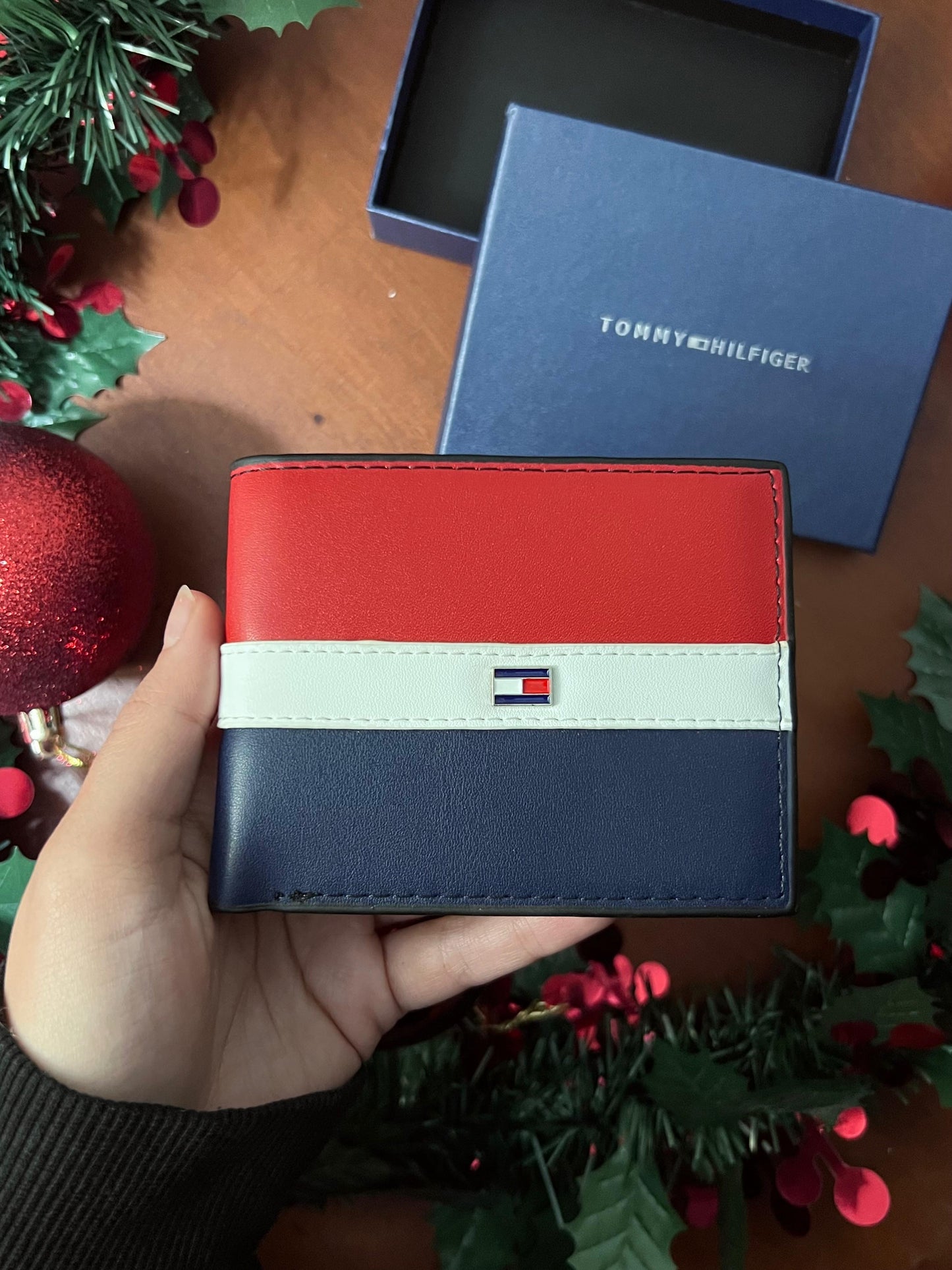 T.OMMY WALLET
