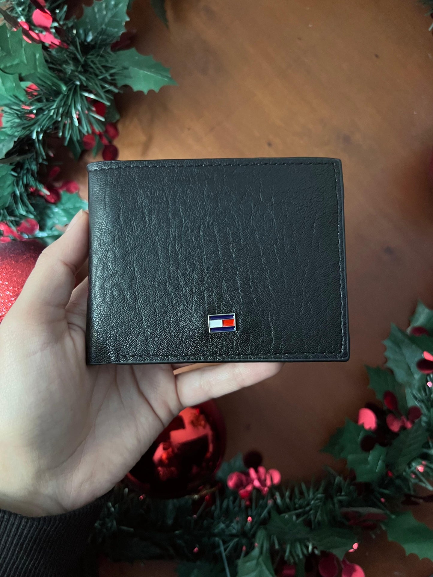 T.OMMY WALLET