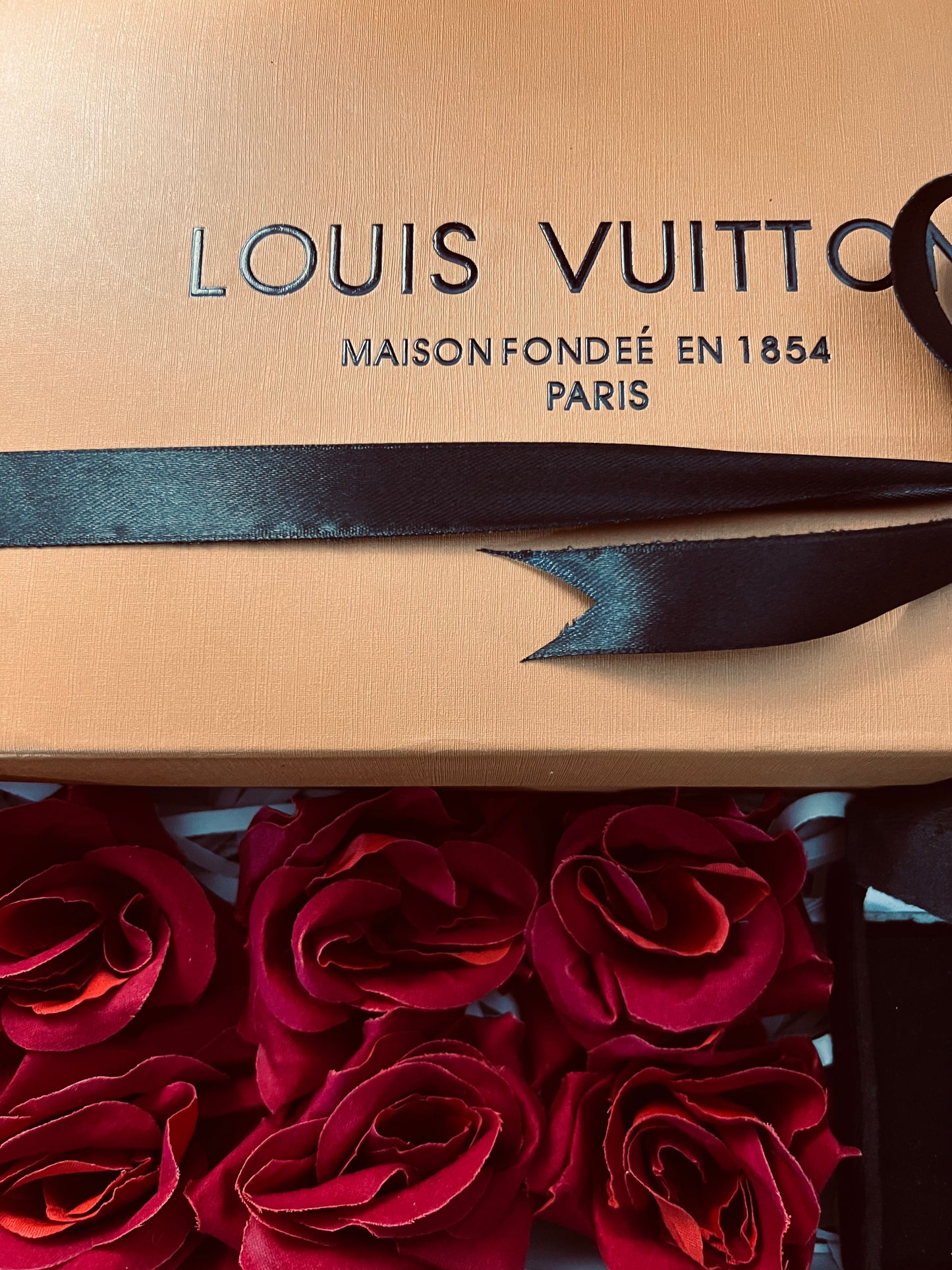 LV  BOX