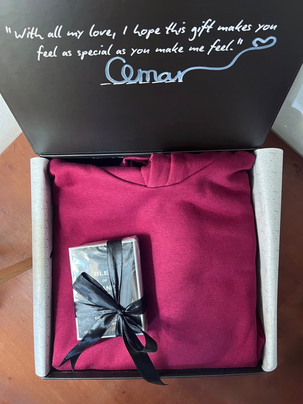 HOODIE BOX