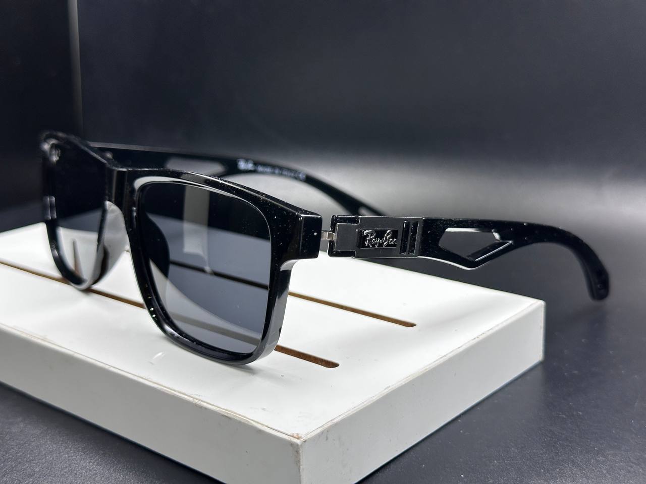 Black ray ban sunglasses