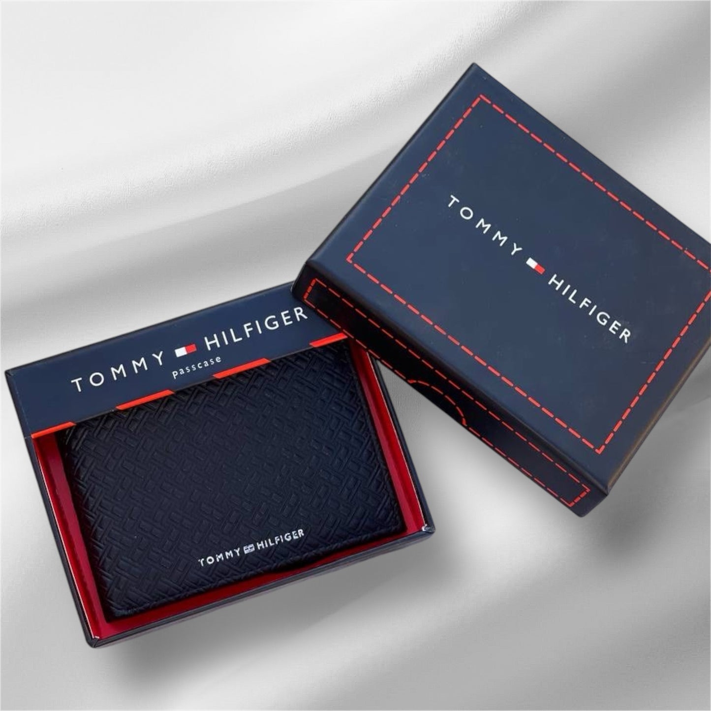 TOMMY HILFIGER WALLET