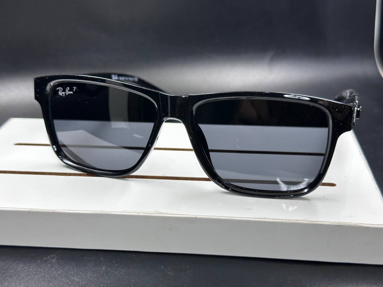 Black ray ban sunglasses