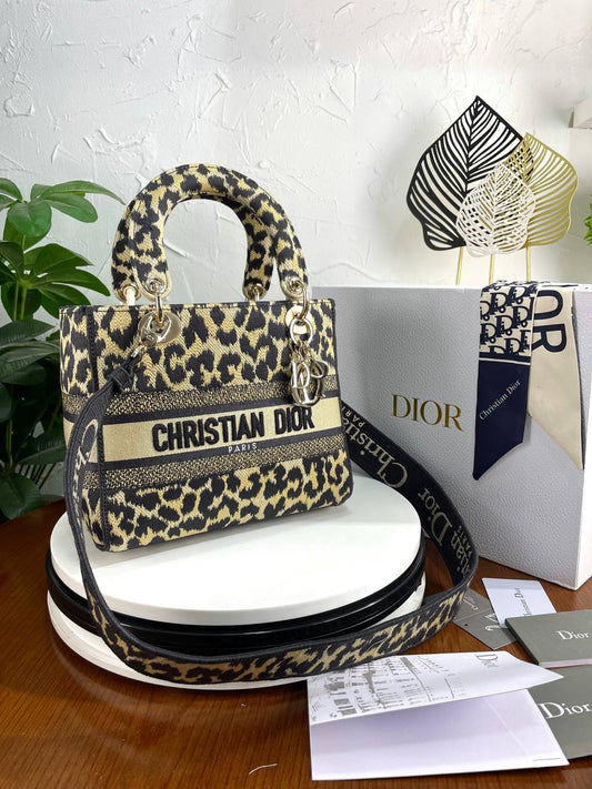 TIGER CHRISTAN DIOR