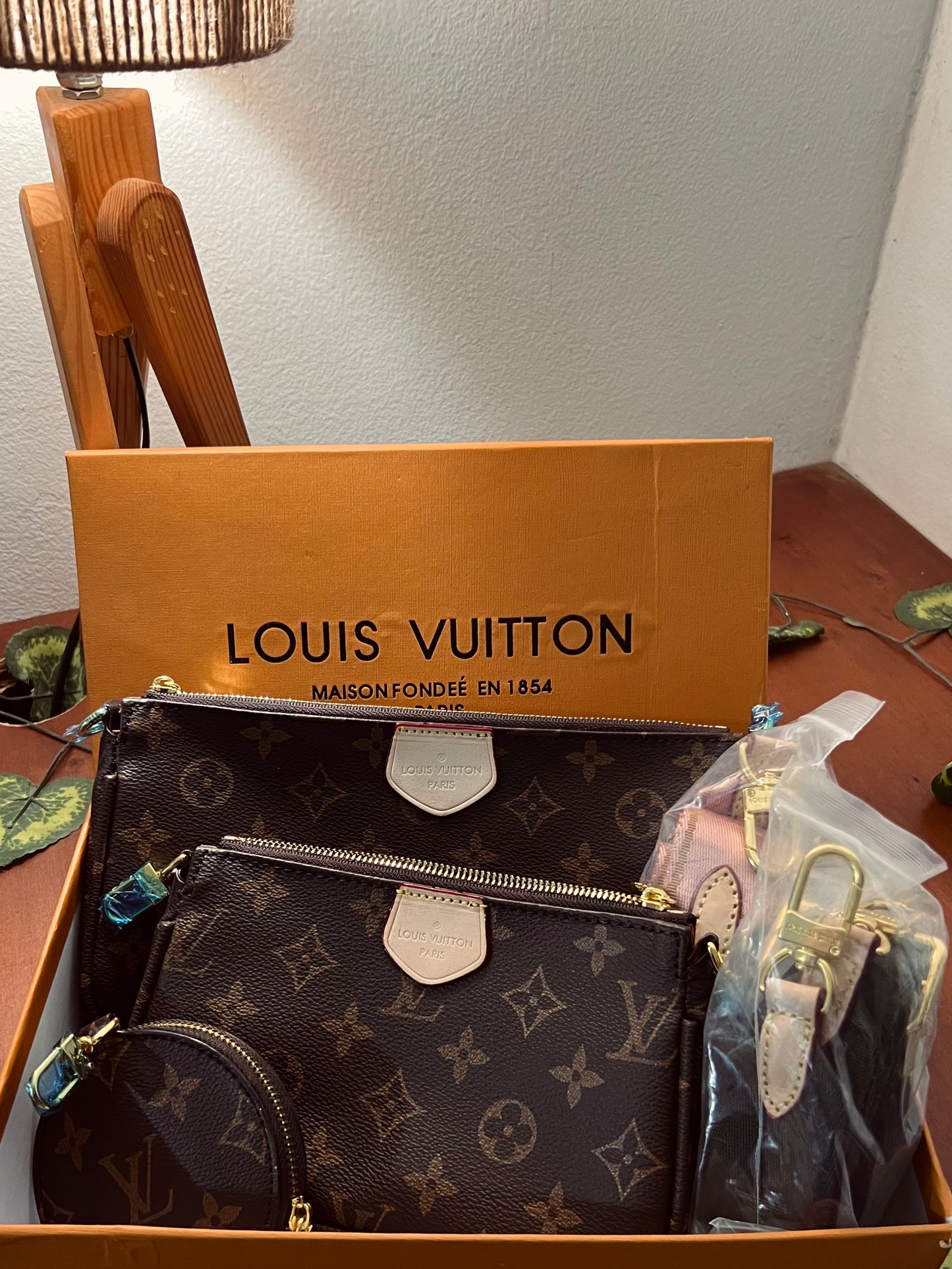 LV  BOX